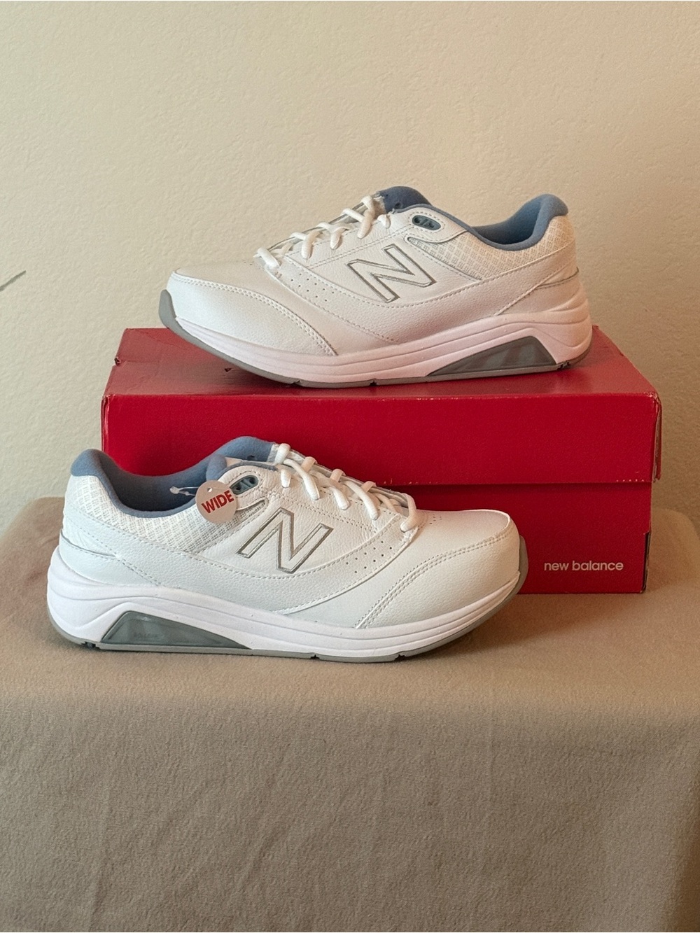 Women's New Balance WW928v3 white/blue sneakers